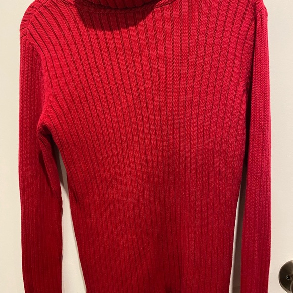 Beautiful red sweater - Picture 3 of 4